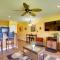 Breezy Kaunakakai Retreat with Community Pool! - 考纳卡凯