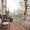 Sojourn Only 8 Blocks to Capitol with Private Patios - Washington