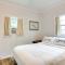 Near Parks and Lakes Pet-Friendly Winnie Cottage - 温尼