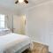 Near Parks and Lakes Pet-Friendly Winnie Cottage - 温尼
