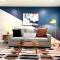 Downtown-King Bed-Top Floor-Parking-Wi-Fi