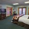Coopers Run Five Bedroom Log Home with Hot Tub Pool Table and Views - Мак-Генри