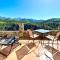 Apartamentos Axarquia , Frigiliana, terraza privada con vistas a la montaña rio y al mar Apartamentos Axarquia , Frigiliana, terraza privada con vistas a la montaña rio y al mar