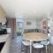 Mobil-home tout confort 6 pers, 200m plage, piscine chauffée, 2 SDB, Jullouville. - FR-1-361A-58