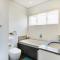 Jo Leo - Camps Bay Lux Villa with views & pool - 开普敦