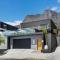 Jo Leo - Camps Bay Lux Villa with views & pool - 开普敦