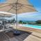 Jo Leo - Camps Bay Lux Villa with views & pool - 开普敦
