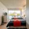 HostWise - Modern Flat w/ Balcony, Garage & Pool - Vila Nova de Gaia
