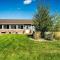 Lovely Luminous Barn with Spectacular Landscape Views in Wyoming - شيريدان