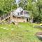 Charming, Pet Friendly Lakefront Cabin in Belgrade, Maine, Perfect for a Weekend Getaway with Friends - Belgrade
