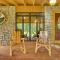 Mtn-View Warne Cabin Hot Tub, Wine Cabinet!
