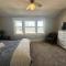 Beautiful Benson Villa-Walking Distance to Benson - Omaha