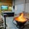 Luxury Retreat Jacuzzi & Firepit - 开罗