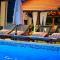 Holiday house with a swimming pool Lucane, Zagora - 23648 - 锡尼