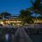 Splash Inn Dive Resort & Villas - West End