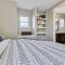Large Modern 6 Bedroom Farmhouse with Custom Theat - ميريديان