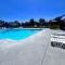 Spacious 5-Bedroom Retreat with Pool Access - ميريديان