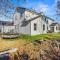 Spacious 5-Bedroom Retreat with Pool Access - ميريديان