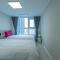 New Apt 34py 3min to Haeundae Beach LG StanbyMe & Styler Netflix & Sky Capsule - Busan