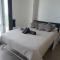Cosy and Relaxing Sun & Sea Facing Studio, High Floor, in E1 - Gibraltar