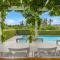 Riverview Homestead Luxury Pool and Spa Retreat