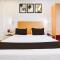 Super Townhouse Khar The Unicontinental