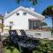 Charming House with Shared Pool in Atalaia, 110 m²