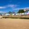 Modern 8 Berth Caravan With Decking At Naze Marine Park, Ref 17006Tw - 内兹岬附近沃尔顿