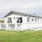Stunning 6 Berth Lodge For Hire At Skipsea Sands In Yorkshire Ref 41077Wf - Barmston