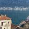 Seaview apartment in Prcanj with balcony overlooking the Bay of Kotor and surrounding mountains - Prčanj