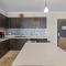 PC410 - Pool View - Perfect for families or group - Close to Palm Beach - 2BR
