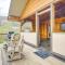 Sawyers Cabin with Hot Tub in Blue Ridge Mtns!