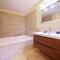 Stylish 3 bed, minutes to NYC!