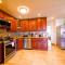 Stylish 3 bed, minutes to NYC!