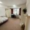 New Malden Retreat - Worcester Park