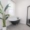 Elegant 2 BR apt in the heart of historic SPR - 5 min drive to TIAA Bank Field