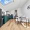 Modern 2 bed flat in the heart of Hendon - The Hyde