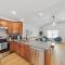 Charming 4-BR Retreat in the Heart of Clarksville - 克拉克斯维尔