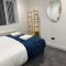 Spacious 4 Bed 4 Bath Stay with Free Parking - Brightside