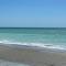PRIME Location! 60 Steps to PRIVATE BEACH ! Manasota Key!! - إنغلوود