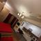 Skyline Escape Stylish Studio Apartment with Stunning City Views - 诺伊达