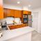 Lazuli Sea View Beachfront Ap 21