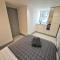 Bright 2 Bedroom Flat with Patio 10 min to Camden Market - 伦敦