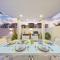 1 Min To Beach, W Pool, Gym In A Gated Community