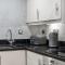 POSH Apartment With Terrace over HARRODS - 伦敦