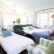 The Lotus Suite Newly Built Upscale Central