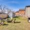 1 Block to Dtwn Seneca Falls Apartment with Yard! - سينيكا فولز