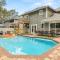 Tiki Bar Pool Putt Putt 1 Mile from BEACH - Seminole