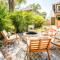 Tiki Bar Pool Putt Putt 1 Mile from BEACH - Seminole