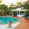Luxury Mooloolaba Retreat with Spa & Pool Luxury Mooloolaba Retreat with Spa & Pool
